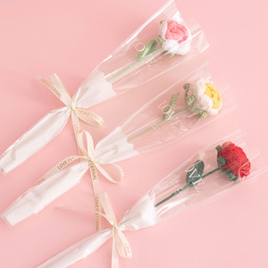 ดอกกุหลาบ คาร์เนชั่น ทิวลิป ดอกไม้ประดิษฐ์ ช่อดอกไม้ขนาดเล็ก บรรจุภัณฑ์ไหมพรมถักมือ ของขวัญพืชตกแต่ง - Product Image 4