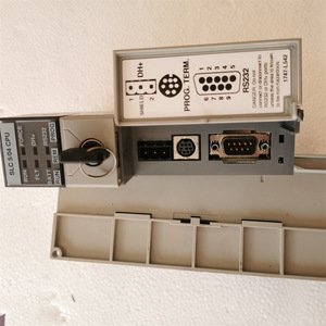 Module PLC Rockwell 1747-L542 version B, 240 V, interface Modbus, mémoire de données, carte de circuit imprimé - Product Image 2