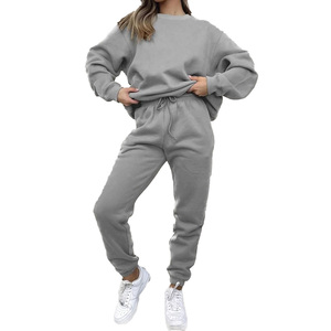 Conjunto de Sudadera y Pantalón para Mujer Urban Ease, Diseñado para Uso Diario Informal con un Diseño Moderno y Elegante para Compradores a la Moda - Product Image 2