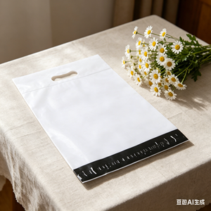 Bolsas de Envío con Asa de Tamaño Personalizado, Bolsas de Correo Resistentes e Impermeables para Envíos Internacionales de Ropa, Calzado, Textiles para el Hogar y Paquetería - Product Image 1