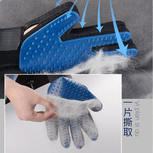 Gant de toilettage pour animaux True Touch bleu pour l'élimination des poils de chien et le massage, brosse à poils pour l'entretien du pelage - Product Image 2