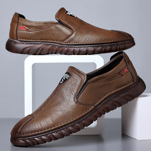 รองเท้าหนังลำลองผู้ชายแบบสวมสีดำ พื้นนุ่ม ระบายอากาศได้ดี สไตล์เกาหลี สำหรับใส่พักผ่อน - Product Image 2