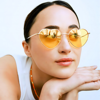 Lunettes de soleil polarisées pour femmes Mode coeur Lovely Style Metal Frame UV400 Protection Lens shades