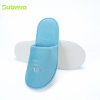 Chaussons jetables personnalisés en tissu peluche doux avec semelle EVA pour hôtels, chambres d'hôtes et équipements de spa et de villégiature