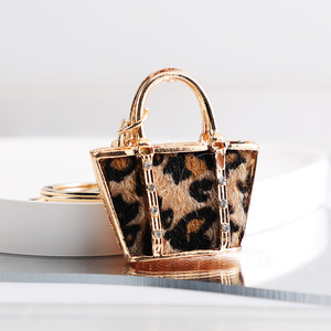 Luxury Rhinestone Handbag Keychain Fashion Metal Carabiner Pendant <b>Bag</b> <b>Charm</b> With Heart And Lips Design - Product Image 5