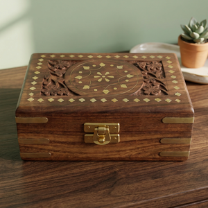 Caja de Madera Natural de Sheesham con Acabado Artesanal y Detalles Artísticos para Joyas, Recuerdos y Pequeños Accesorios - Product Image 1