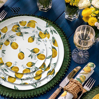 Assiette en céramique ornée de citron Motifs vibrants d'agrumes Durabilité et style pour des paysages de table de mariage captivants