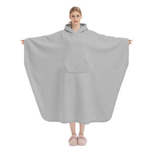 Fabrieksgemaakte draagbare rode fleece-deken met twee lagen, unisex oversized losse lange cape, gewogen capuchon, sherpa, voor volwassenen - Product Image 3