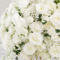 Boule de fleurs artificielles faite à la main en roses blanches et gypsophiles pour centre de table de mariage et décoration événementielle - Plastique écologique festif