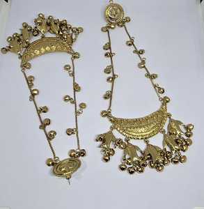 Pendientes Colgantes Chandbali Tradicionales de Lujo Chapados en Oro con Dijes de Ghungroo y Hojas, Pendientes Étnicos de Declaración para Mujer - Product Image 4