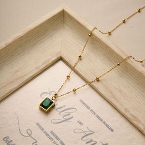 Vintage Halskette mit Anhänger aus 18K vergoldetem Edelstahl, langes Schlüsselbein-Accessoire mit Smaragd-Zirkon, modischer Schmuck - Product Image 5