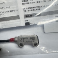Sensor Fotoeléctrico KEYENCE PR-M51CN Serie PR-M, IP67 IP69K, Conector M8 para Detección de Piezas
