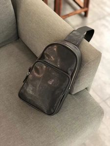 Bolsa Transversal Masculina de Couro Vegetal Vintage Pequena de Ombro em Couro Bovino de Grão Superior Atacado de Fábrica - Product Image 3