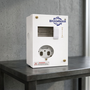 กล่องจ่ายไฟฟ้าอุตสาหกรรม 1 ช่องเสียบ + 1 DP MCB 20/2 แอมป์  ตัวเรือนโลหะ รุ่น KK43 สำหรับใช้ภายใน/ภายนอกอาคาร  ผู้จัดจำหน่ายรายใหญ่จากอินเดีย - Product Image 3