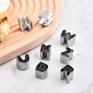 Lot de 37 pièces de 26 lettres et chiffres 3D stéréoscopiques <span class=keywords><strong>emporte</strong></span>-pièces à biscuits au sucre pressant et retournant des moules à gâteaux pour la cuisson - Product Image 5