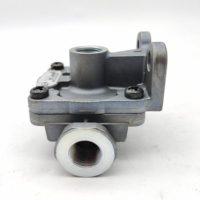 Soupape à dégagement rapide d'origine 9735000030 OEM 1505409 5021170466 1935669 6201207 61665462 Pièces de système de freinage pneumatique Camion Bus