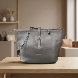 Sac fourre-tout élégant pour femme 2026, nouvelle collection, en cuir pleine fleur gris uni, avec bandoulière chaîne et fermeture à fermoir, idéal pour un usage quotidien toutes saisons - Product Image 2