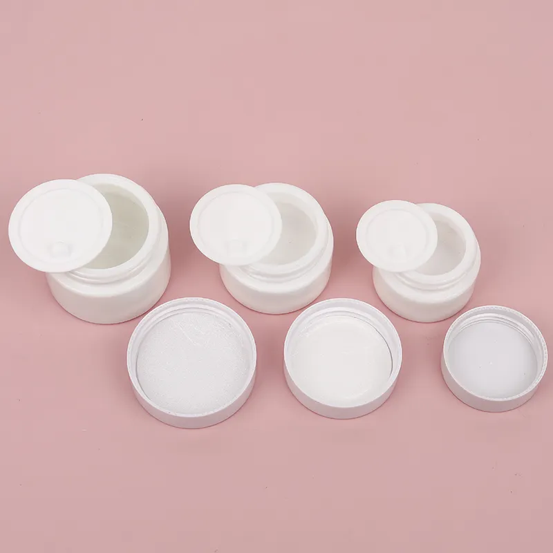 OEM Private Label White Porcelain Cosmetic Glass Cream Jar 50ml 100ml Empty Pearl Opal White Glass Cosmetic Jars