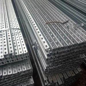 Sistema di Montaggio per Pannelli Solari di Alta Qualità, Kit per Installazione a Terra con Profilo a C in Acciaio Zincato a Caldo - Product Image 1