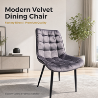 Chaise de salle à manger moderne grise rembourrée, dossier et assise carrés capitonnés, pieds en métal noir pour la maison, le restaurant, l'hôtel