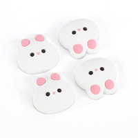 Emblème de voiture extérieur personnalisé sur mesure en silicone souple 3D en relief, forme lapin multicolore, étanche, OEM