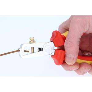 เครื่องมือที่ยอดเยี่ยม-คีมปอกสายเคเบิล VDE BT068014ขนาด160มม.-คีมหุ้มฉนวน4042146870556 1000V และคีมหุ้มฉนวน - Product Image 4