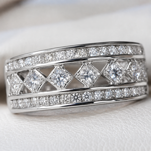 Anello Geometrico a Forma di Diamante per Donne, Gioiello Minimalista ed Elegante per Uso Quotidiano - Product Image 5