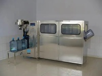 Machine de lavage, de remplissage et de bouchage de bouteilles de 5 gallons à écran tactile 150 bph QGF-150 18,9 L 20 L Machine de mise en bouteille d'eau