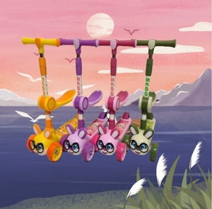 Trottinettes électriques pliables en plastique pour enfants en gros, 3 roues en silicone haute qualité, peuvent être une alternative économique aux vélos pour bébés - Product Image 4