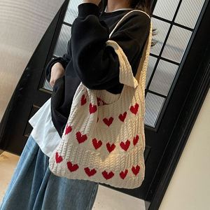Nouveau Sac à Main en Laine Tricoté Haut de Gamme Exquis, Sac à Bandoulière en Crochet, Sac Tissé en Forme de Cœur pour Femme, Mode en Polyester - Product Image 3