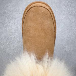 La marque de luxe UGGS propose une gamme de bottes de neige pour femmes, best-seller, confortables, chaudes et antidérapantes. - Product Image 3