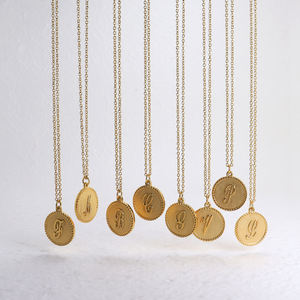 थोक सर्कल लटकन हार 16 पत्र हार स्टेनलेस स्टील सोना मढ़वाया ऐंग्लो-सैक्सन भाषा पत्र हार के लिए महिलाओं और पुरुषों - Product Image 2