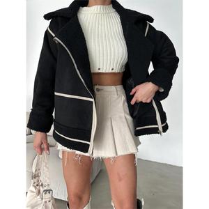 Abrigo de Nubuck y Lana Reversible con Cuello de Piel de Chinchilla, Gabardina Negra con Estampado Vintage, Tejido Impermeable de Mezclilla - Product Image 4