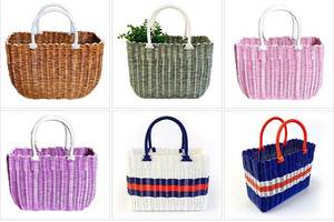 ถุงใส่ตะกร้าถักไหมพรมหลอดพลาสติก PP สีสำหรับชายหาดกันน้ำแบบดั้งเดิมตามฤดูร้อน - Product Image 5