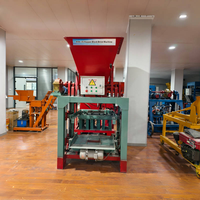Petite machine manuelle de fabrication de blocs de ciment creux 220V avec moteur et composants essentiels