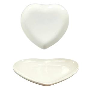 Assiette à dessert en céramique crème en forme de cœur 20x20cm - Product Image 1