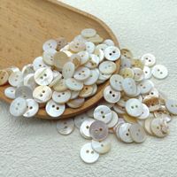 Boutons en nacre naturelle de coquille de rivière, ronds, gravés, 2 trous, simple face, blanc, taille 16L, boutons de chemise en nacre