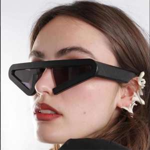Lunettes de soleil triangulaires sur mesure UV400 unisexe, légères, avec verres en PC, style Instagram, pour sorties, fêtes et spectacles sur scène - Product Image 5