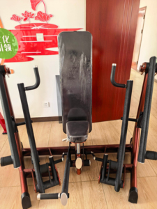 Máquina de Press de Pecho con Placas de Pesas SK, Equipo de Gimnasio Comercial para Entrenamiento de Fuerza en Centros de Fitness y Clubes - Product Image 5