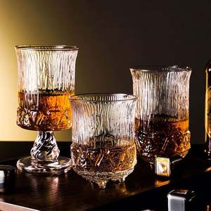 Copas de Vino Clásicas de Vidrio Transparente con Asa - 1 para Uso en el Hogar y Fiestas - Product Image 4