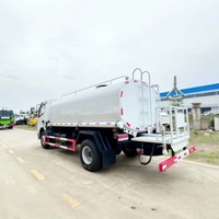 Véhicule pulvérisateur d'eau Dongfeng de 8 tonnes, véhicule de suppression de la poussière pour les zones d'usines et les chantiers de construction