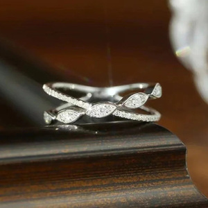 Anello a Doppio Strato Incrociato con Taglio Marquise per Donne, Elegante Gioiello da Dito per Uso Quotidiano - Product Image 6