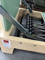 Machine de Pilates Reformer Commerciale en Bois d'Érable avec Barre de Repose-Pieds Intégrée, Barre à Trois Rangées de Ressorts, Rehausseur de Corde en Aluminium pour Studio et Entraînement en Salle de Sport