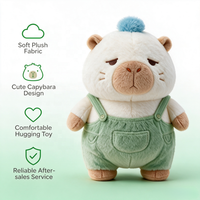 Peluche Capybara Mignonne avec Salopette Verte, Jouet en Peluche Personnalisé, Vente en Gros, Fabricant de Peluches Personnalisées, Cadeau pour Enfants