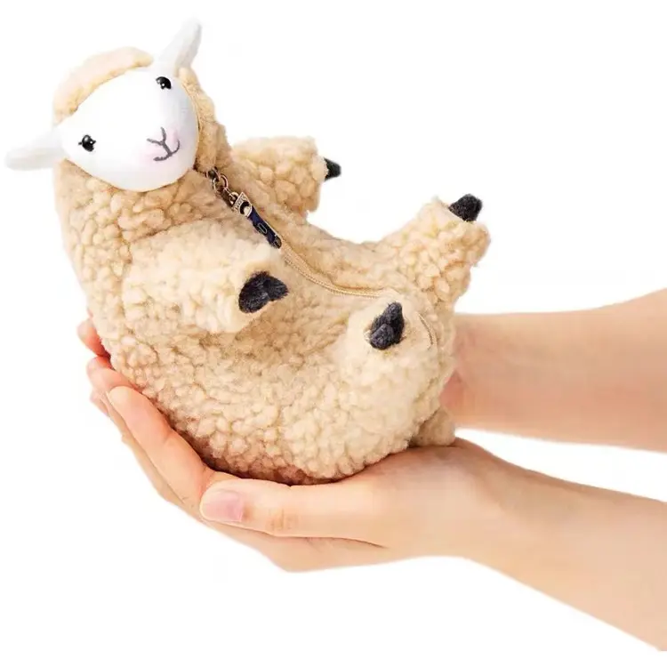 Dropshipping ha offerto la bambola di pecora del Ranch di moda giapponese con design divertente peluche di pecora barbiera con peluche imbottito