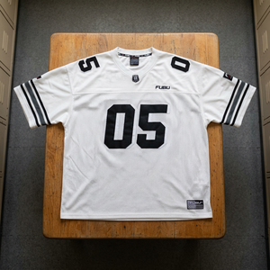 เสื้อฟุตบอลผู้ชาย FUBU สีขาว ผ้าตาข่าย หมายเลข 05 แขนสั้น คอวี ระบายอากาศ แห้งเร็ว 100% โพลีเอสเตอร์ ทรงสปอร์ต กระชับพอดีตัว - Product Image 2