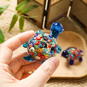 Tartarugas Decorativas de Vidro Pintadas: Artesanato Minimalista para Acessórios de Casa e Ornamentos de Aquário Interno - Product Image 1
