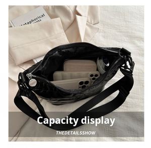 Sac messager tendance coréen à bandoulière, effet nuage moelleux et texture brillante, polyvalent pour les passionnés de style - Product Image 4