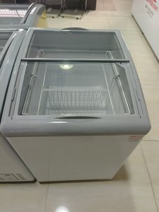 Congélateur vitrine pour glaces et bâtonnets glacés 188L avec porte vitrée incurvée - Product Image 4