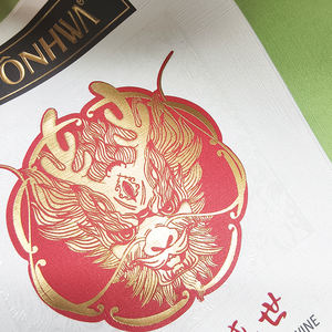 Etichette per Vino di Lusso Personalizzate con Texture, Goffratura e Stampa a Caldo, Rivestimento UV per Bottiglie di Whisky, <span class=keywords><strong>Vodka</strong></span> e Liquori - Product Image 3